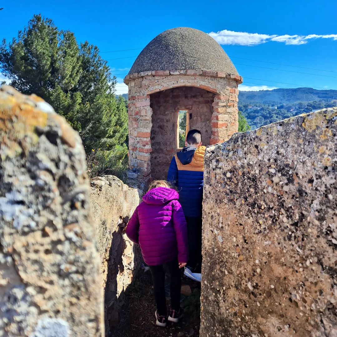 🏰 Descobreix la rica història de Tortosa explorant els seus baluards, muralles i fortificacions. 
📲bit.ly/3SNzefQ

📷@perepata

#TortosaAunPas #terresdelebre #catalunyaexperience #ciutatsambcaracter #GrandTourCatalunya #travel #spain