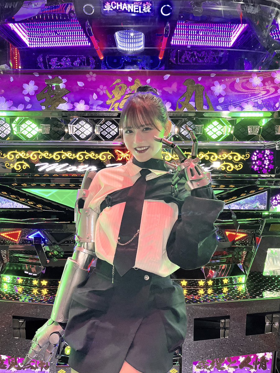 takamatsuhitomi's tweet photo. ��んな世界観でも馴染みます🦾私に任せて？笑 https://t.co/v6ALkiL54m