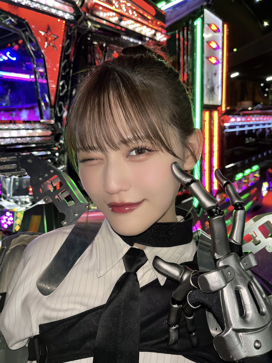 takamatsuhitomi's tweet photo. ��んな世界観でも馴染みます🦾私に任せて？笑 https://t.co/v6ALkiL54m