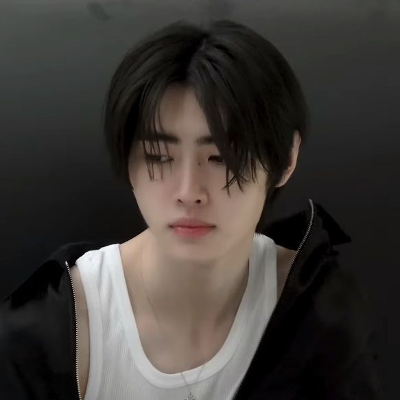 sunghoonspics's tweet photo. 🤍🖤 #SUNGHOON #성훈 https://t.co/xT1Rg4QPB0