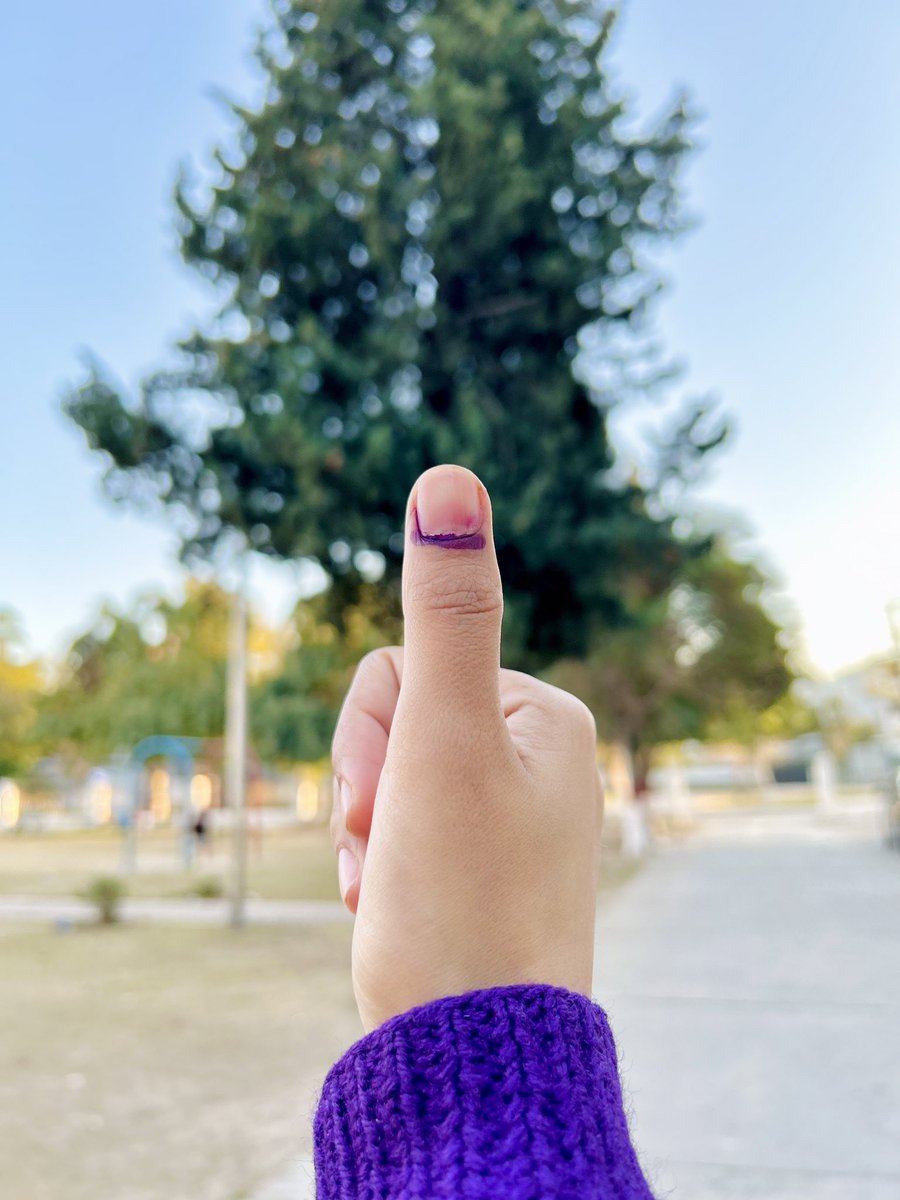 AnnaInSvanna's tweet photo. Apni dunya aap paida kr agar zindun mein hai. #GeneralElectionN0W #Elections2024 https://t.co/7mbRry60wr