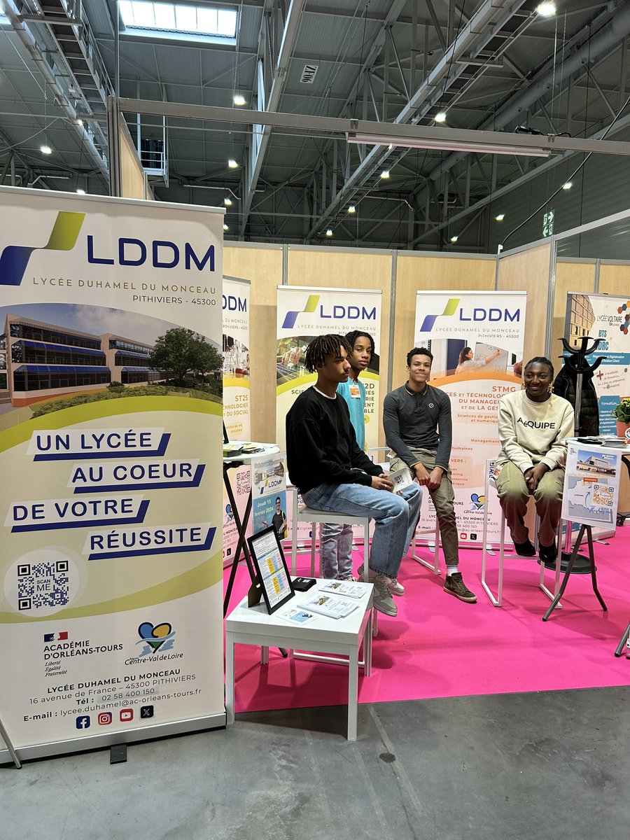 DuhamelLycee's tweet photo. @DuhamelLycee présent au forum de l’orientation de l’orientation et des métiers d’Orléans. Nos élèves « ambassadeurs » présentent le lycée, ses formations et ses dispositifs, #2ndeGT #ST2S #STI2D #STMG, bac général, bac technologique, #BTSgpme https://t.co/7HF3wbEM6U