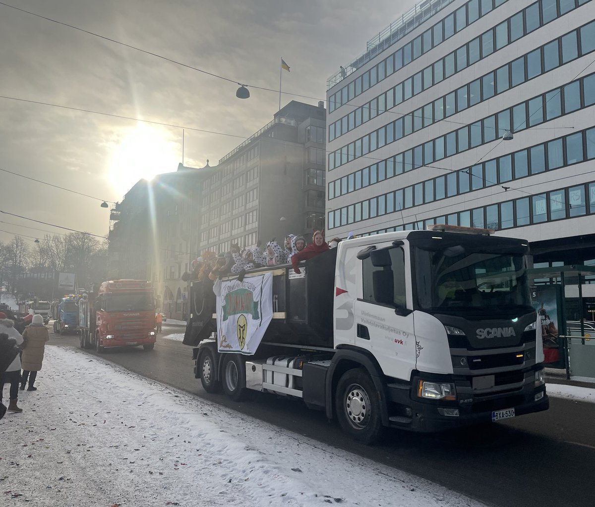 Onnea abit ja tsemppiä luku-urakkaan! Karkkien voimalla säätiössämme valmistaudutaan jakamaan jälleen tänä keväänä tonnin matikkastipendejä uusille ylioppilaille 😋
#penkkarit