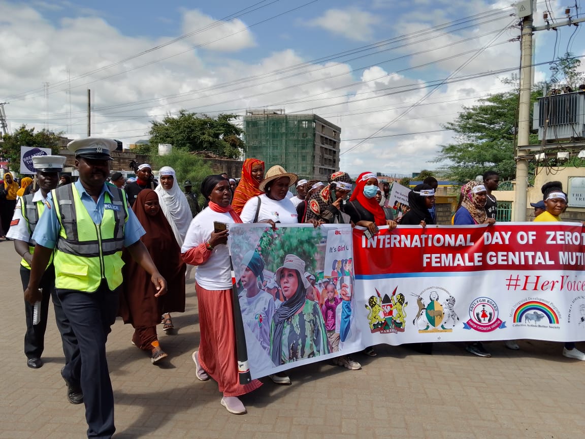 kidder266512's tweet photo. Me and you when we hold hands we can make a difference  to change the harmful practice of FGM
#HerVoiceMatters 
#rare_programme
#Men4Change
#UNFPA_Ken 
#ActionAid_Ke https://t.co/tHhjz8jGA6