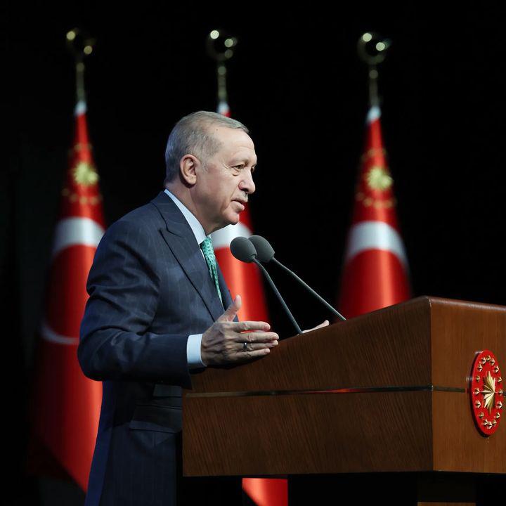 Erdoğan: 
"Türkiye artık eski Türkiye değil"

Doğrudur.!
22 yılda 100 yıl geriye götürülmüş bir Türkiye var..