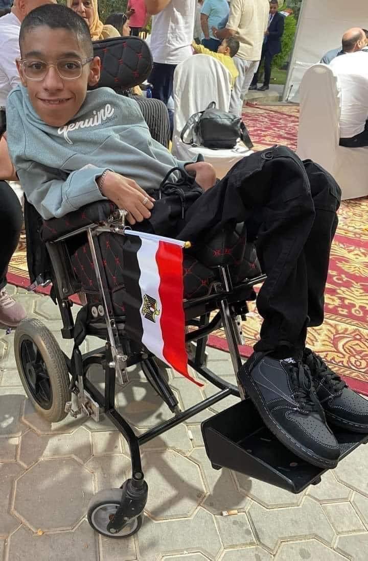 شباب الرياض الشرفاء 
في ولد صغير   اسمه باسل ابراهيم اتوفى امس فى الرياض ومفيش حد معاه غير اخوة حازم فى تانيه ثانوى 
لان باباه تعبان فى مصر ووالدتهم مع باباهم 
هم لوحدهم فى الرياض 
صلاه الجنازة علي اخوة ان شاءالله فى مسجد الراجحى فى صلاه العصر اليوم نرجوا من الجميع الحضور 
انا