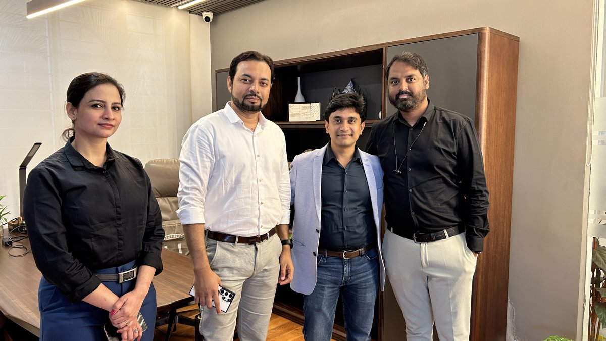 redvisionindore's tweet image. An insightful rendezvous with Mr. Sadique Neelgund, Founder, Director of #NetworkFP &amp;amp; our CEO Mr. Zahiruddin Babar.
Team #REDVision had a great time discussing industry insights, future plans &amp;amp; NFP Regional Summit 2024, happening on 9th Feb at Marriott, Indore.
