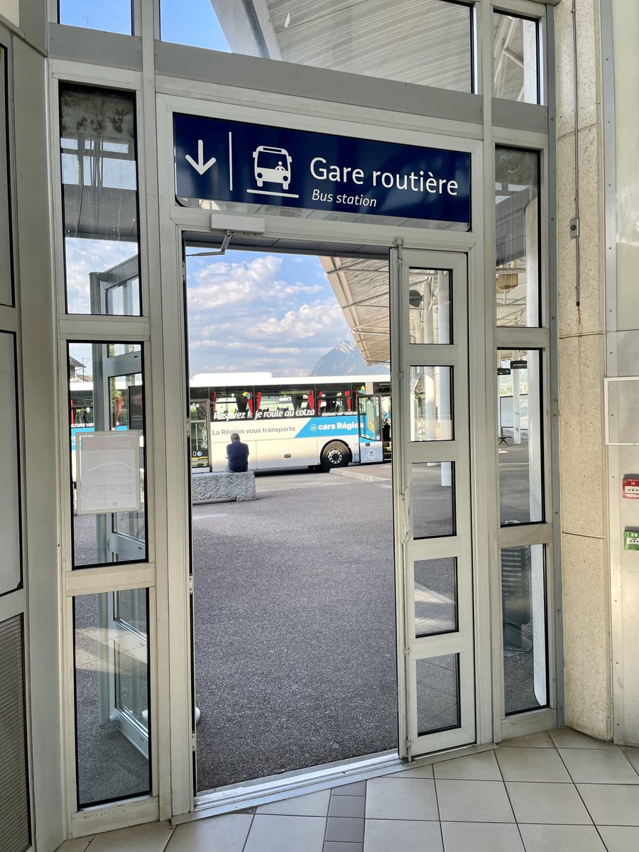 Altibus's tweet image. Bienvenue en gare d'Albertville 😎 Pour les stations @StationAreches @lessaisies &amp;amp; du Val d'Arly 🏔️, dirigez-vous vers la gare routière 🚌 à la sortie de la gare SNCF !