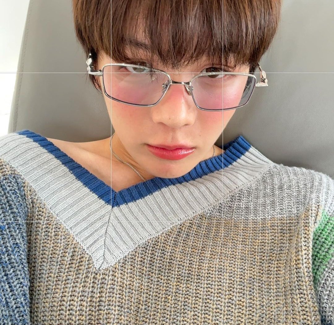 greatonecoo's tweet photo. These glasses suit you so well 😻 #cooheart https://t.co/AGCB8eiEBZ