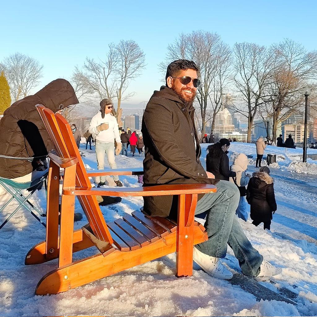 Alberto_Longas's tweet photo. #NuevaFotoDePerfil #mtl #jetaimeMTL #bearded #mtlmoments https://t.co/EuN51QL9iv
