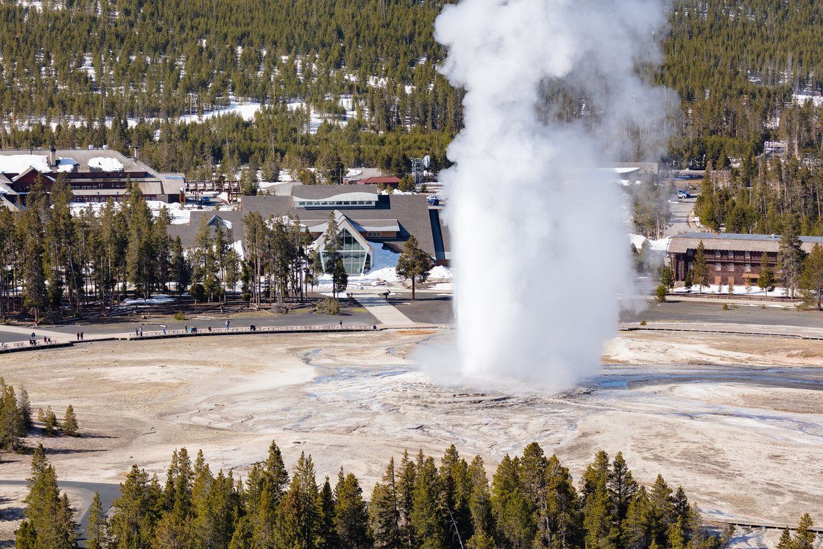 YellowstoneNPS's tweet photo. Watching an Old Faithful Geyser eruption is a Yellowstone tradition. Old Faithful Inn Observation Deck, the boardwalks, or Observation Point… which is your go-to spot? #VolcanoWeek https://t.co/X2GwcXGpDE