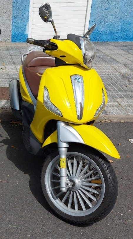 LuismiDeLeon1's tweet image. Me robaron la moto.

Es la única Beverly amarilla que existe, si la ven por favor avísenme. 

Nunca pido nada por aquí, pero esta vez, si pudieran compartir...

Gracias.