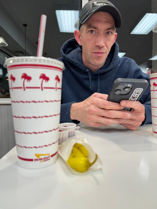 In and out. wham bam, thankyou mam. Its my favourite thing to do 😉 https://t.co/XbaKQrjcDH