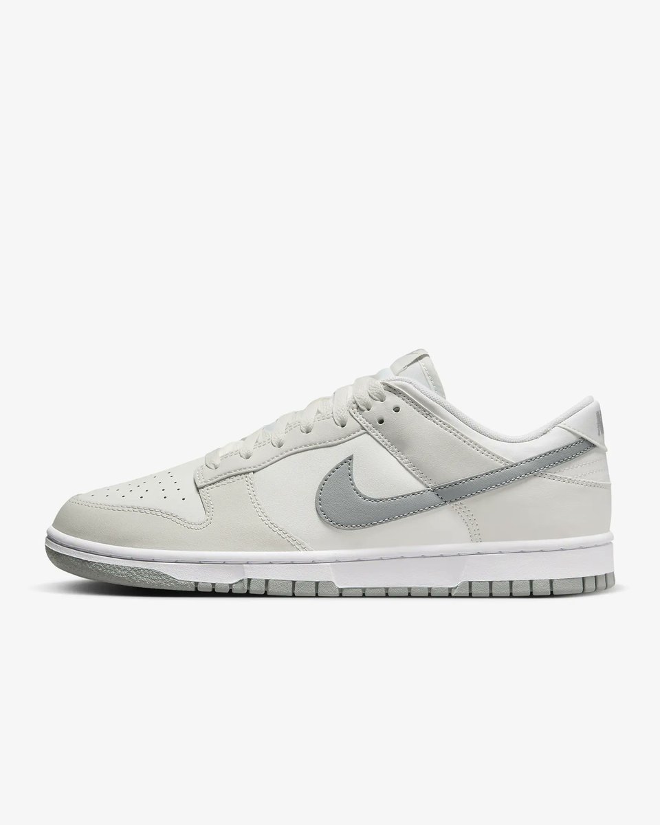 SOLELINKS's tweet photo. Ad: Nike Dunk Low dropping at 7am PT/10am ET

Light Smoke Grey => https://t.co/ap2pOuCWDs

Dark Smoke Grey/Barely Green => https://t.co/sj9X6PiBj2 https://t.co/3x6Zr09f5Q