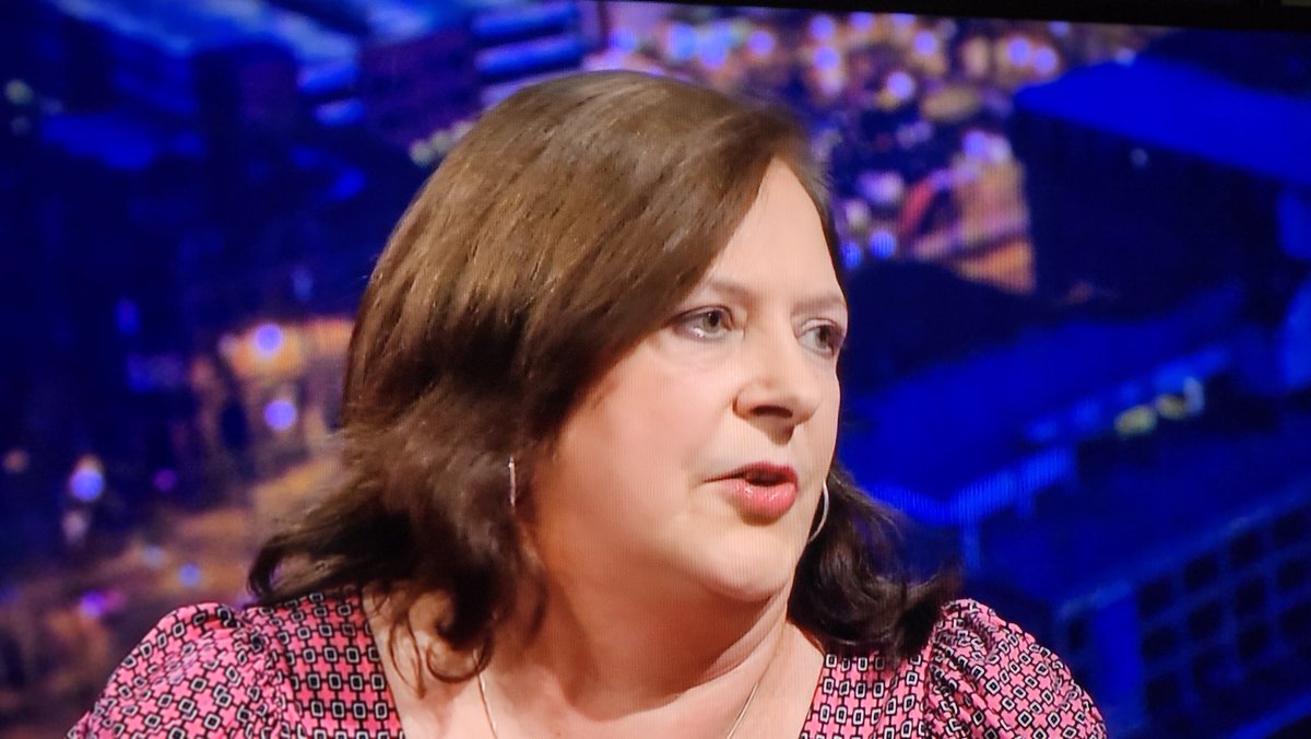 Powerful testimony from @SuzyJourno on NolanLive about her lived experience of having a very sick child in hospital, you're right they do deserve the gold standard.
We expect a world class service in health, it's not green or orange, it's life and death.  #DontLetUsDown