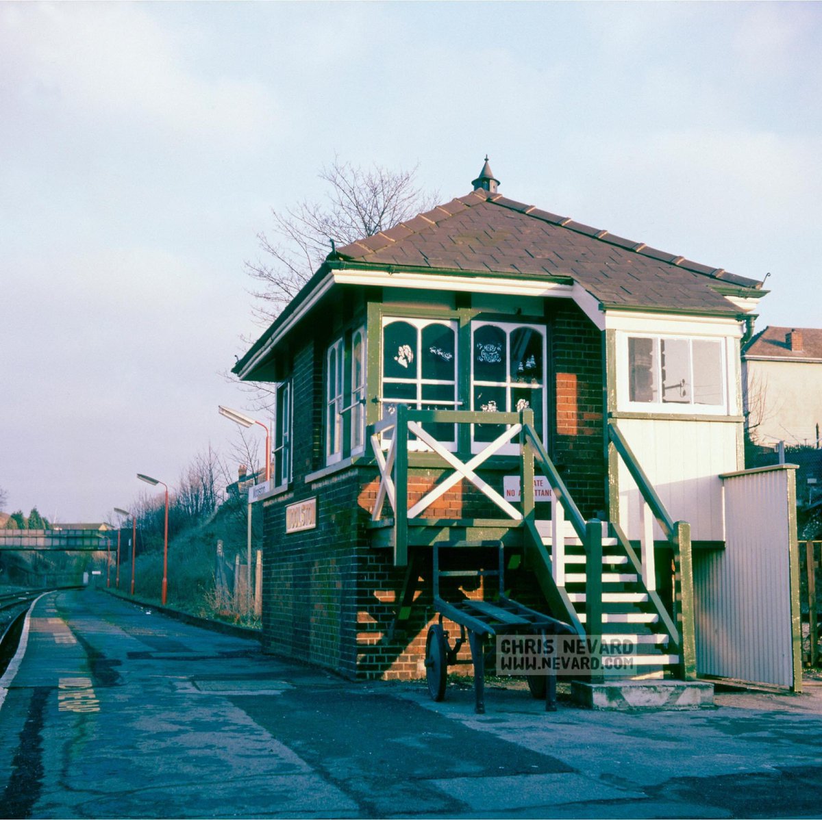 We’re delighted to award a grant to @HampshireCRP for their restoration of #WoolstonStationSignalBox to a value of £27,900. Derelict since the 1990s, so let’s hope it looks like this again sometime soon (pic 3). @SW_Help @CommunityRail