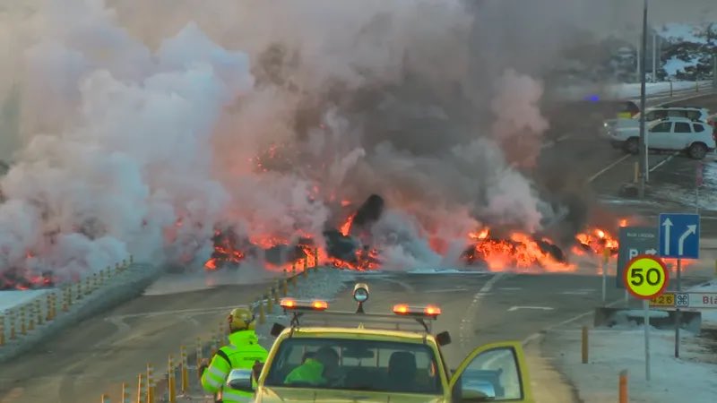 geoviews's tweet photo. Lava-flooded roads and a submerged hot water pipeline: Latest developments at the volcanic eruption on the Reykjanes Peninsula in Iceland show an increasingly difficult situation for infrastructure in the area (via @ruvfrettir / https://t.co/DGr4zsuqKV) #volcano #eruption #lava https://t.co/A4JTdosb5Q