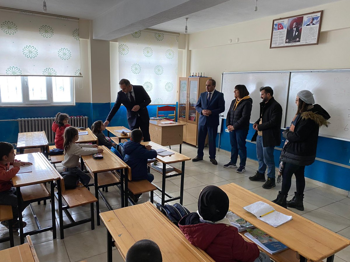 Varto_MEM's tweet photo. İlçe Milli Eğitim Müdürümüz Yalçın Süne, Şube Müdürümüz Mehmet Sever ile birlikte; Akçatepe, Esenler, Boyalı İlkokulları ile Hamurpet ve Karaköy İmam Hatip Ortaokullarını ziyaret etti. @MusMilliEgitim1 @EnverkV @Yalcn_Sune @msever49 https://t.co/fqDSFAnYjB
