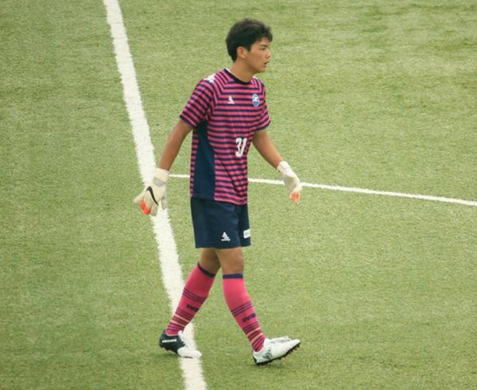 souta31's tweet photo. 皆さまお久しぶりです。

実は昨シーズン限りでサッカー選手を引退する事に決めました。

引退について特に語る様な事もないです！
やりきりました！
自分の納得のいく終わりかたが出来たと思います！

本当に長い間応援していただきありがとうございました！
これから長い人生家族の為に頑張ります！ https://t.co/3mTNhAxfxY