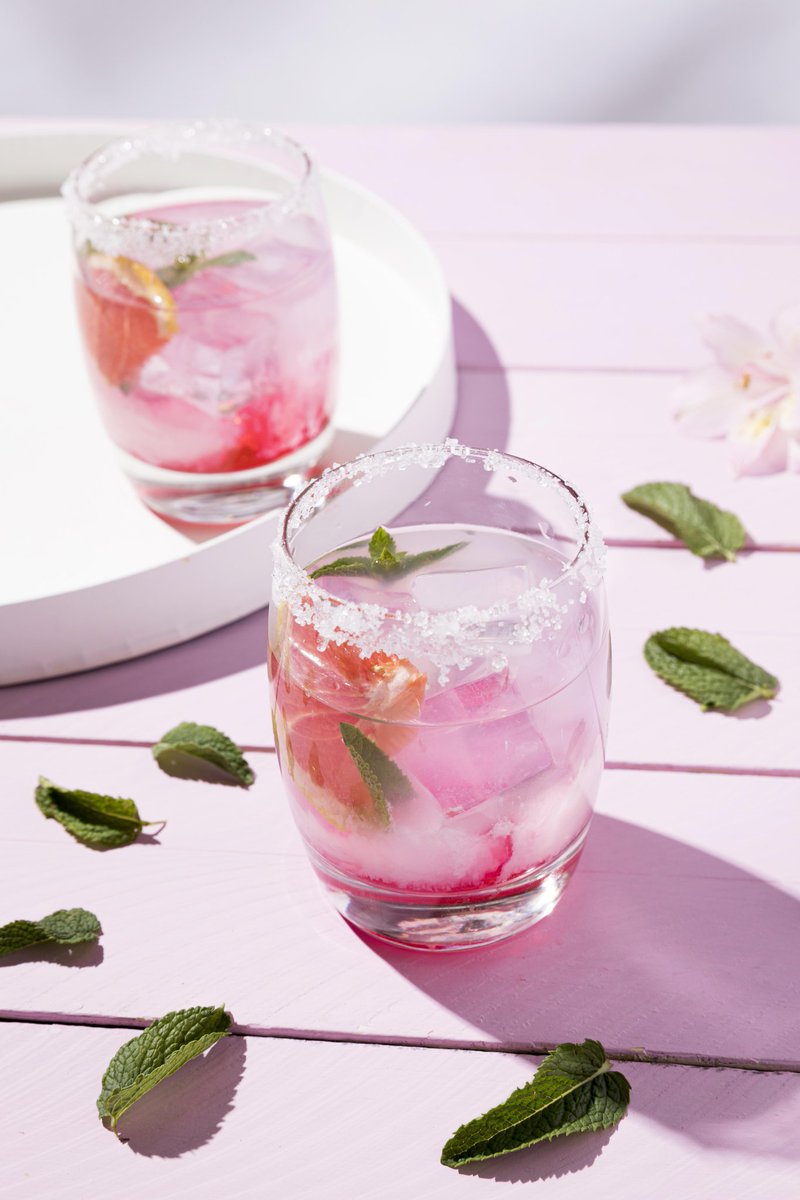 𝑮𝒐𝒓𝒈𝒆𝒐𝒖𝒔𝒏𝒆𝒔𝒔 𝒊𝒏 𝒂 𝒈𝒍𝒂𝒔𝒔
Sober Soirée is here to elevate your indulgent moments with a touch of elegance. Experience sips that spell elegance with our exclusive non-alcoholic creations. Come, let the sober sips take you by surprise you, at Conrad.