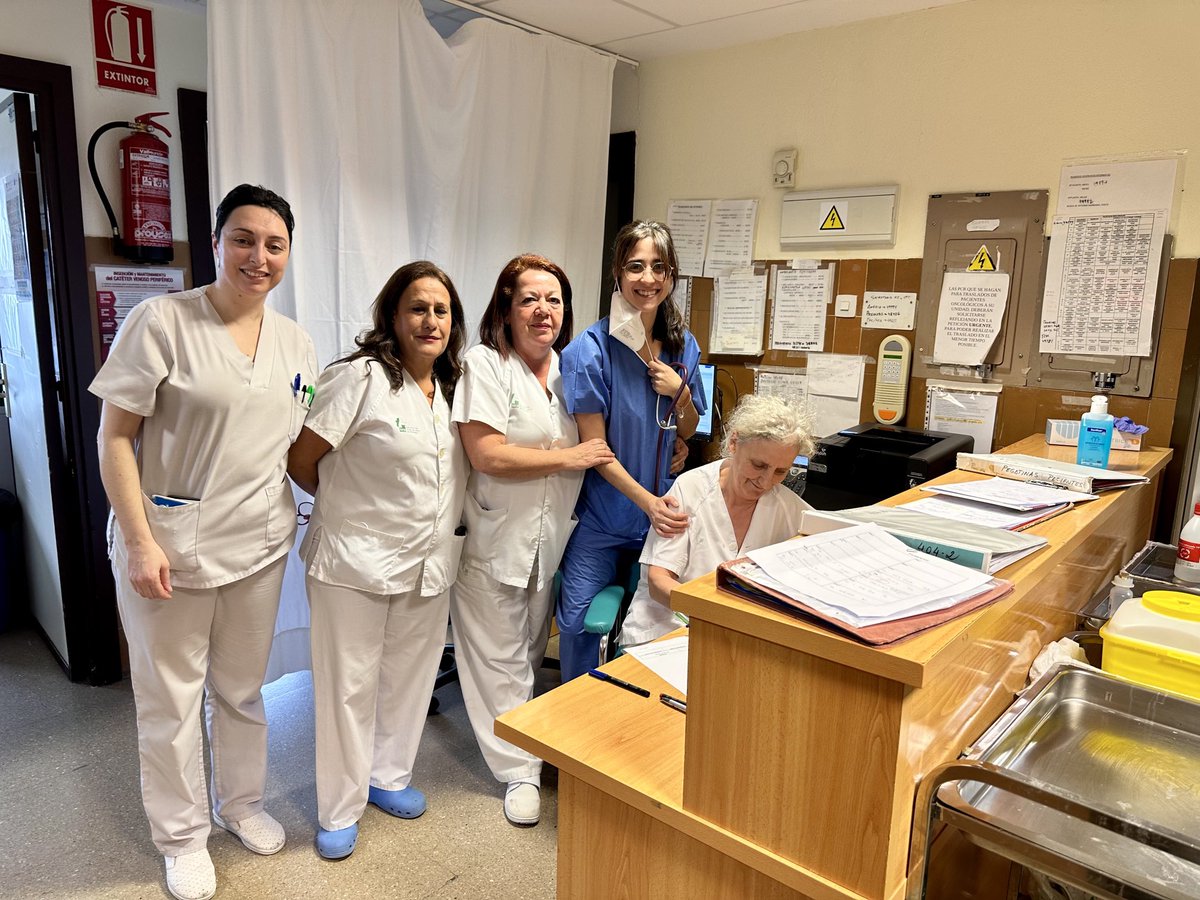 La enfermería de #MedicinaInterna, fundamentales!!!!
#equipo #enfermeria  
#DiaMedicinaInterna2024 #orgullodeserinternista  
⁦<a href="/interna_chub/">Interna CHU Badajoz</a>⁩ ⁦<a href="/Sociedad_SEMI/">Sociedad Española de Medicina Interna</a>⁩
