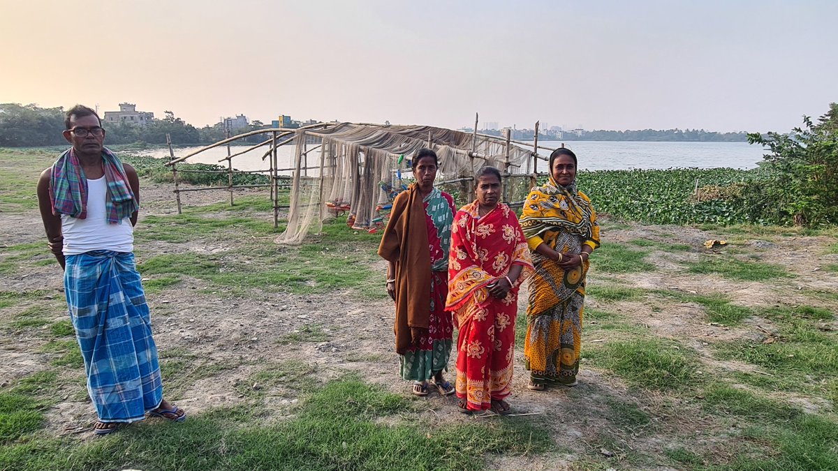 Andrew007Uk's tweet photo. Today I showed my @FCDOGovUK colleagues from both Delhi and London The Wetlands which, as someone put it, are the Kidney of Kolkata.

We need to protect and preserve such unique ecosystems - here a buffer between the city and the Sunderbands and source of livelihood for many 💚 https://t.co/eMN8B2VLPN