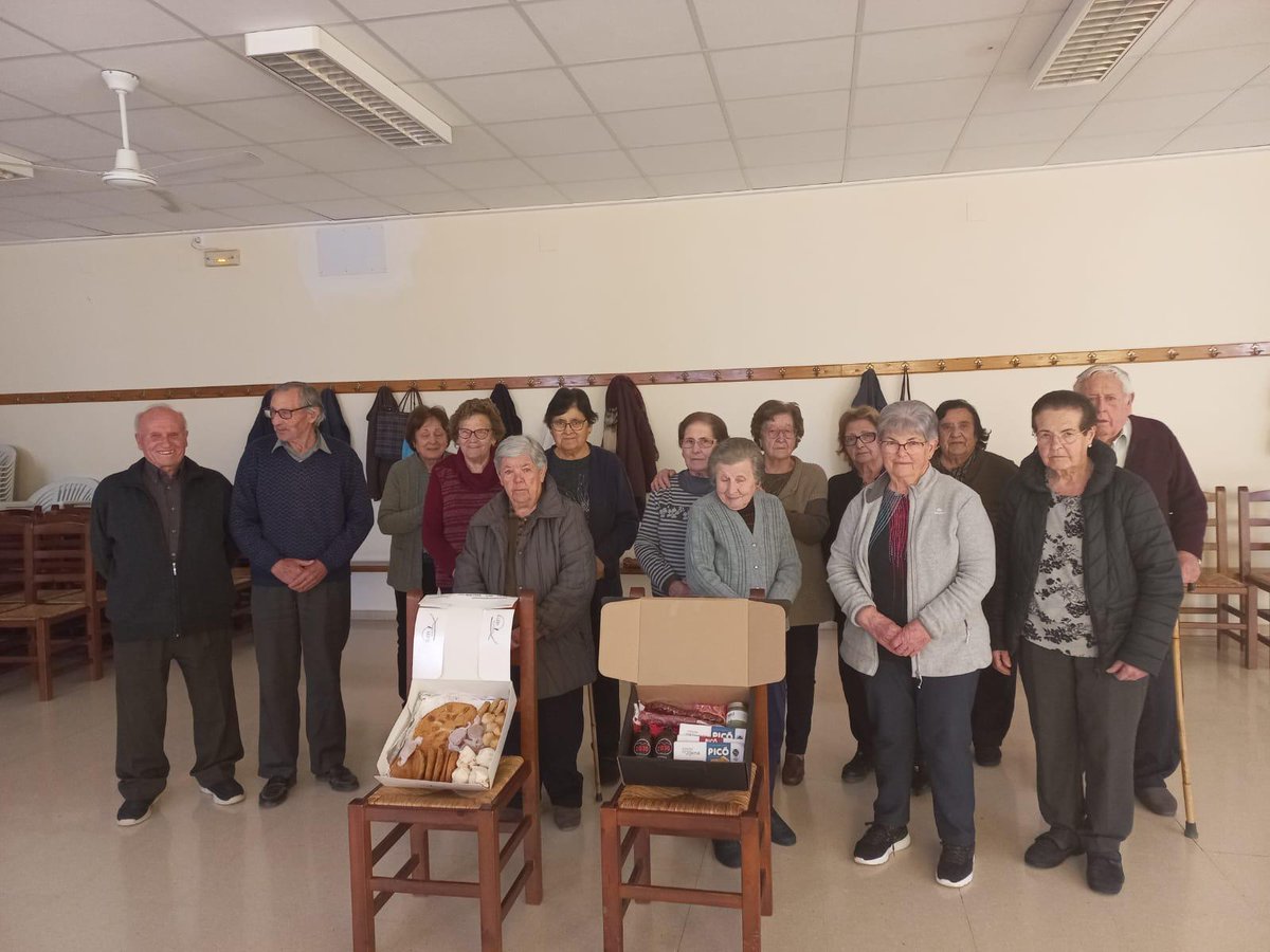 PREMIADOS EN LA CAMPAÑA "Per Nadal 🎁, comprar a Culla té premi", con participaciones entregadas por el Restaurante <a href="/rtelacarrasca/">Rte La Carrasca</a>  y el centro psicoeducativo Somnia. 👉 El tercer premio, al quedar desierto, ha sido entregado a los usuarios del Centro de Respiro Familiar de Culla
