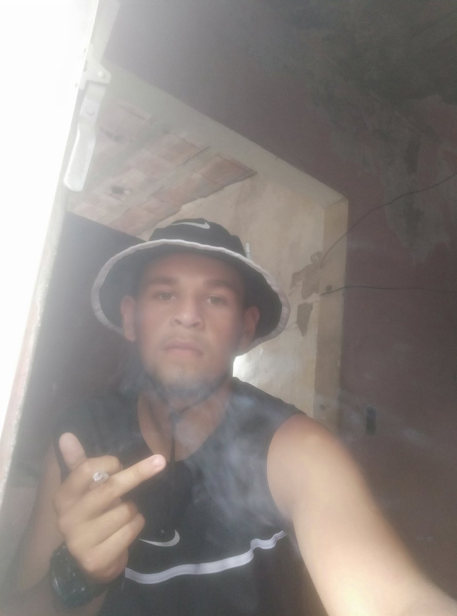 Trem e nós  🙅🏻‍♂️✍🏻😤😏✌🏻