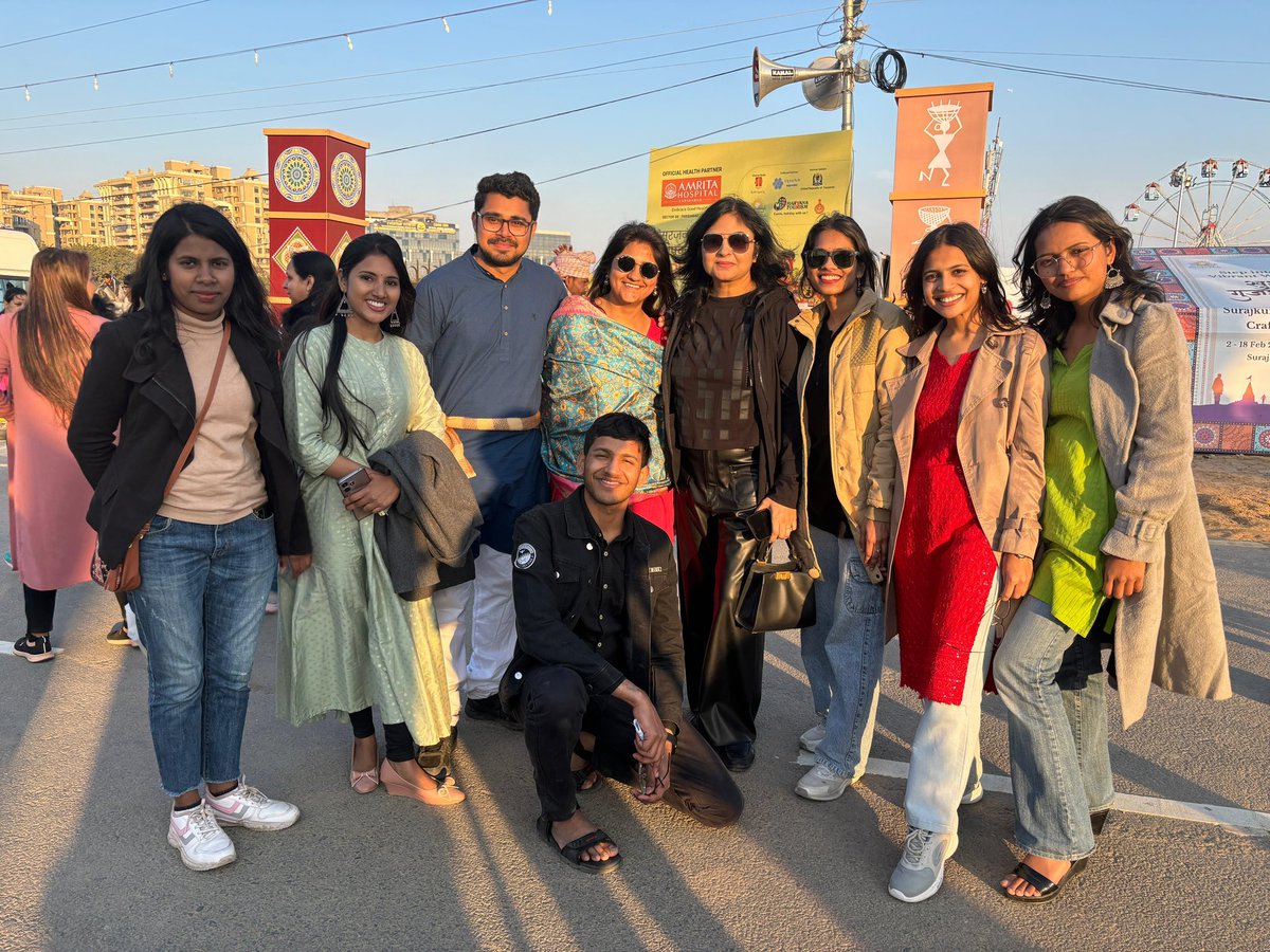 Surbhithescribe's tweet photo. Visited Surajkund Mela today with EJ students and witnessed grand celebration of culture, heritage, and  array of attractions from over 20 countries. @IIMC_India https://t.co/OjZnlaR20v