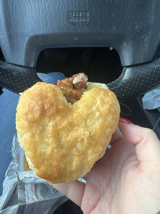 Chick fil a, you&rsquo;ve outdone yourself 🫶🏻🥹  When Chili&rsquo;s said &ldquo;I want my baby back baby back baby back&rdquo;