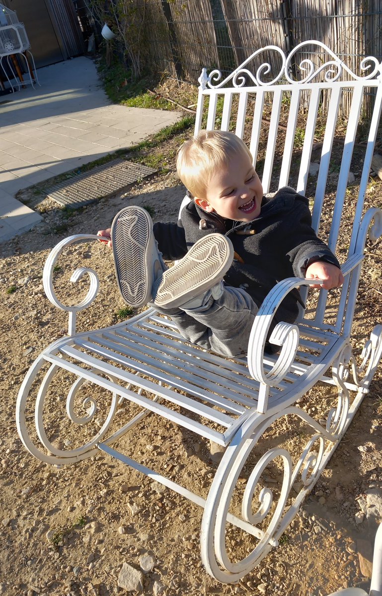 #jeudiphoto
#petiteenfance 
Le #jeu est vital pour l'#enfant