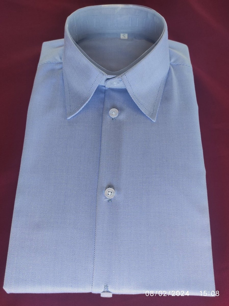 ZACOSTYLE's tweet image. Pour une élégance qui dure : optez pour une chemise sur mesure de marque  #ZACO_STYLE, synonyme de durabilité et de style intemporel.
Nous confectionnons la vôtre comme la nôtre.
(#madeinburundi #buttondown)
Contact: 68344665 (Whatsapp)