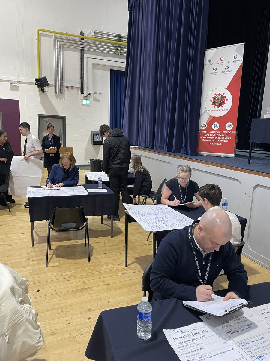 Some very serious interviewing going on here. These teams have worked so hard today. Mrs Rennie just crossing the Ts and dotting the Is! 

<a href="/GHSfalkirk/">Graeme High School</a> <a href="/Graeme_DYW/">Graeme DYW</a> #BraveheartChallenge #MalcolmGroup
