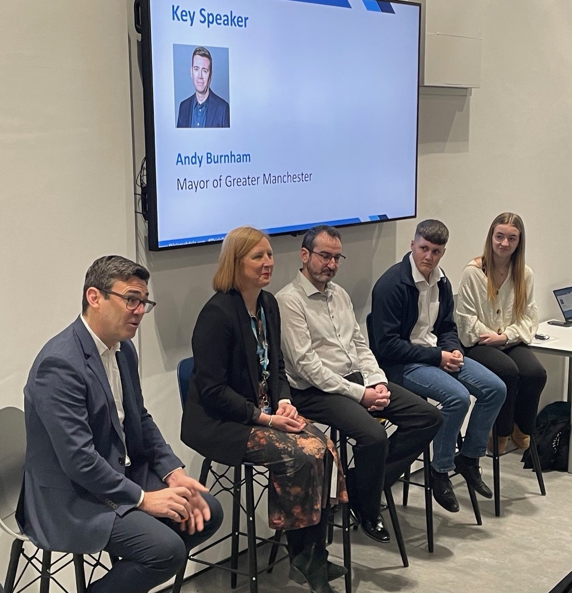 lindsaynoble's tweet image. Privileged to have @AndyBurnhamGM as key speaker at our @InvestRochdale technical skills and T-Level event at @hopwoodhall this morning. Lots of businesses keen to hear and ask questions on how the technical skills gap is being addressed #TLevelThursday #Apprenticeship #NAW2024