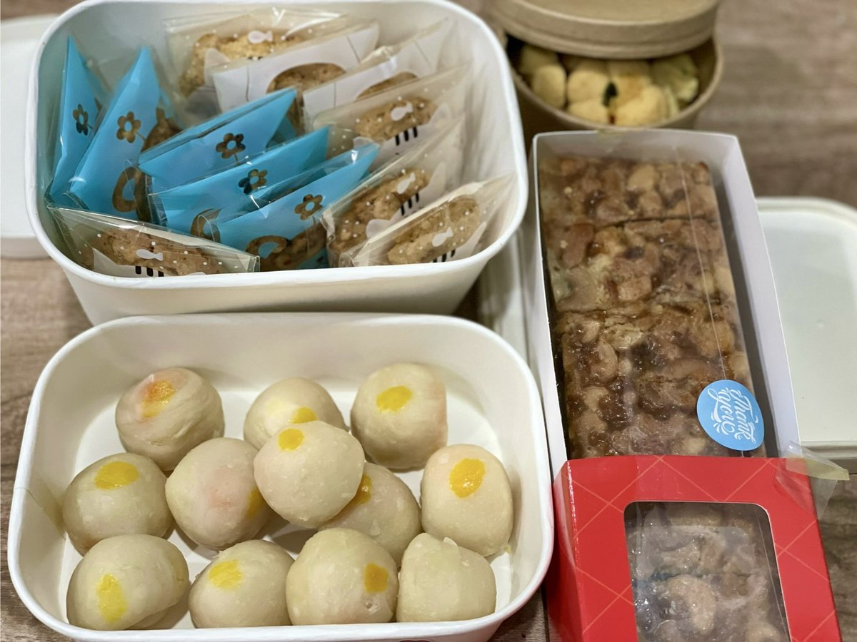 mamfahsai's tweet photo. คนจัดกิจ ได้รับขนมแจกกิจเรียบร้อยแล้วจร้า 

งดมื้อเย็นมาหลายวันแพ้ทางขนมพี่แอนอีกแล้ว ขอบคุณสำหรับขนมอร่อยๆนะคะ🥰
@PsJaree 

#2ndYearDefLOVE
#แจกกิจนี้เพื่ออิมแจบอม #iAnnyreview
#ฟังเพลงรอแจบอม #JAYB #Def #제이비 https://t.co/rMreh9MeYA
