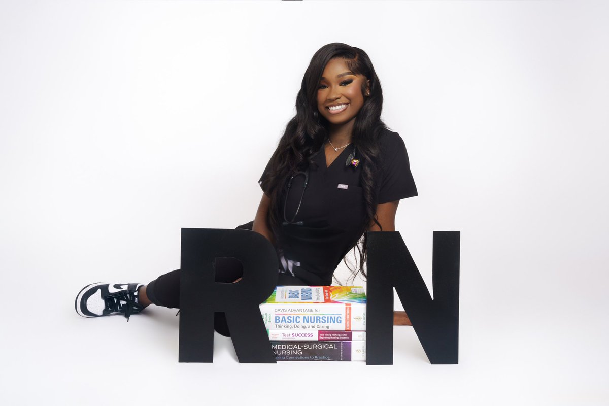janaeeee_xo's tweet photo. I passed the RN-NCLEX in 85 questions! Only 11.4% of Registered Nurses are black and I’m proud to say I’m one of them! Allow me to reintroduce myself, Ja’nae D Griffin, RN.
LPN ✅ RN ✅
BSN loading.. https://t.co/96GToMojkr