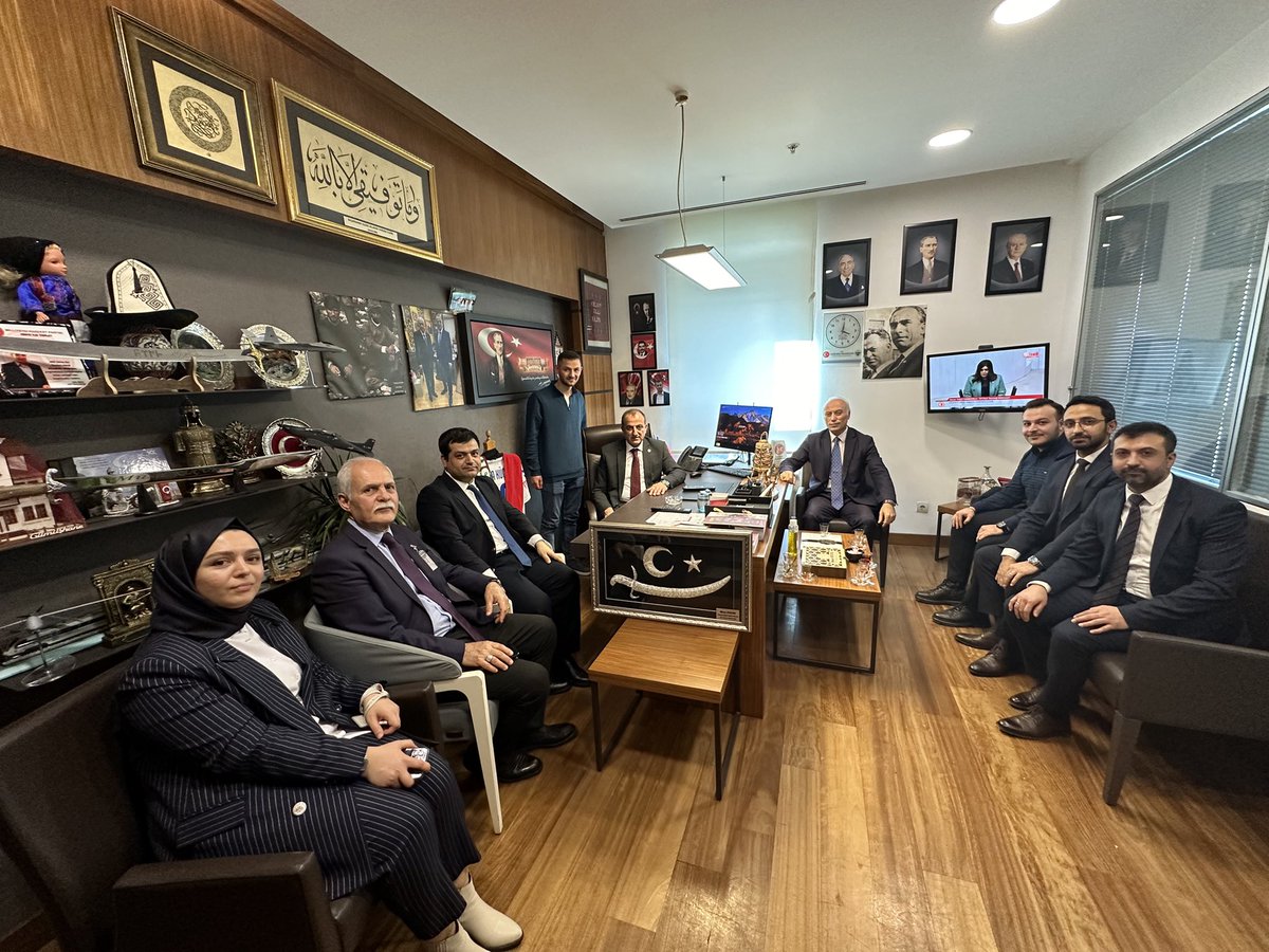 musakucuk2934's tweet photo. Gümüşhaneli Bürokratlar Derneği Başkanı Erol Tekçe öncülüğünde ziyaretimize gelen Gümüşhaneli Milletvekili Danışmanları’na teşekkür ederiz, Sağolsunlar. https://t.co/A90EK6dHM3