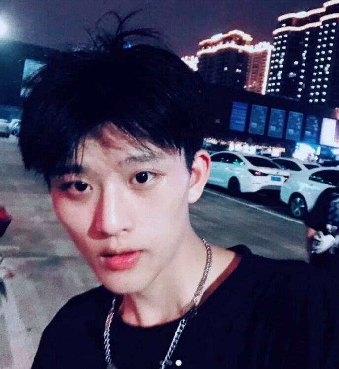 hhfhunfd's tweet photo. 已经期待夏天了 https://t.co/TOFfK0wjpN