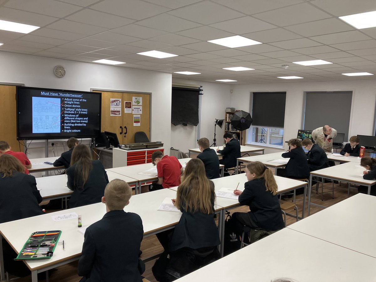 kesacademy's tweet photo. Today we focus on the KES Art department  
So much great work being done in the department engaging students 📸 ✍️ 🖼️
👏👏👏
#promotesuccess https://t.co/Ql5NWJnJhh