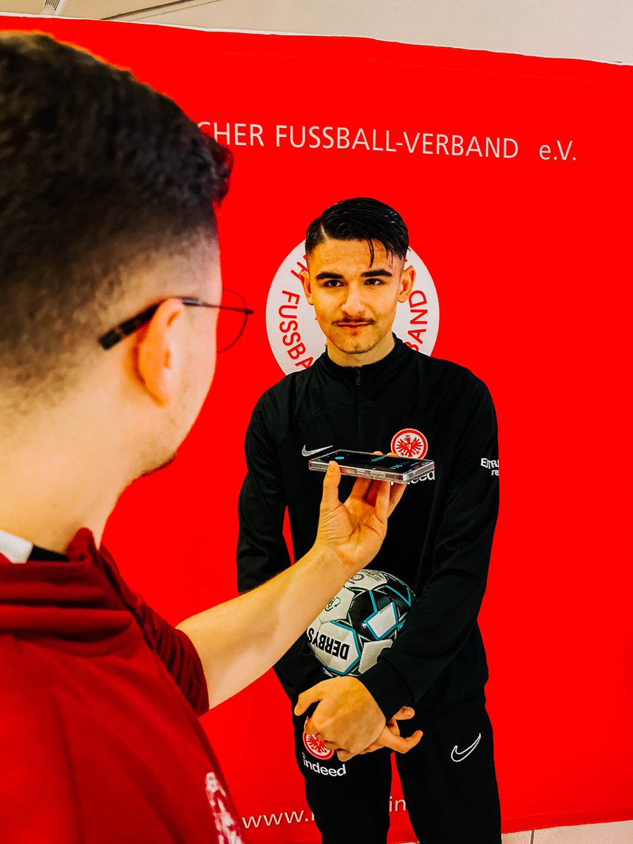 Pokalsieger! 🏆

Unsere Nachwuchstalente <a href="/evreenberkan/">Berkan</a> und <a href="/SGE_Daniel04/">Daniel (danieltonii04) Krifka</a> haben den eHessenpokal gewonnen und sichern sich damit ein Ticket für die Hauptrunde des DFB ePokals. 🥳

#SGEsports | #SGE | #EAFC