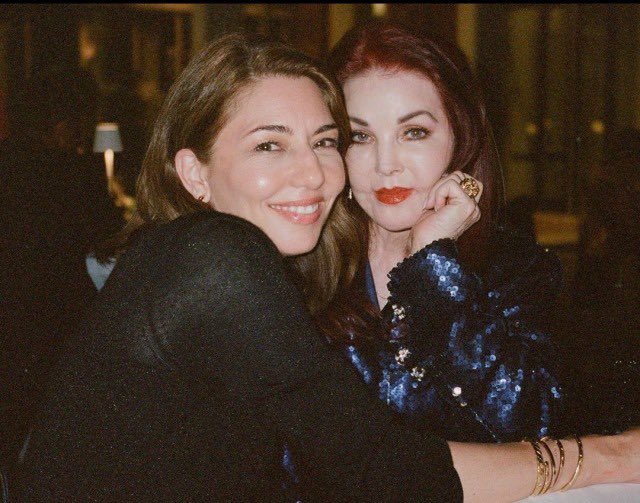 PISCESPRADA's tweet photo. sofia coppola and priscilla presley https://t.co/zHD01ZEydm