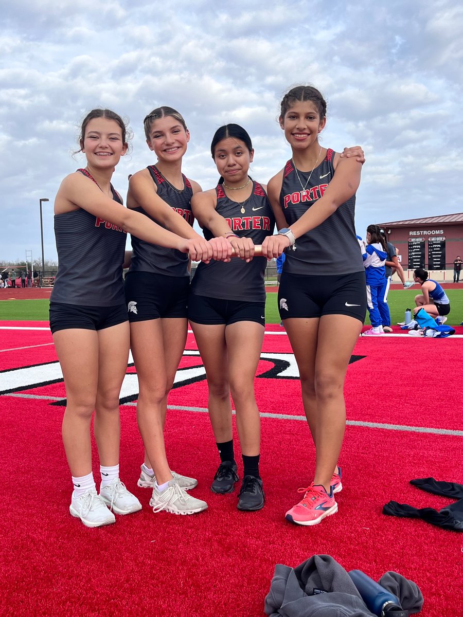 Sparta_Speed's tweet photo. Our girls took 5th place in the 4x1600!
🏆🏆 https://t.co/ytkxZ0n2yG