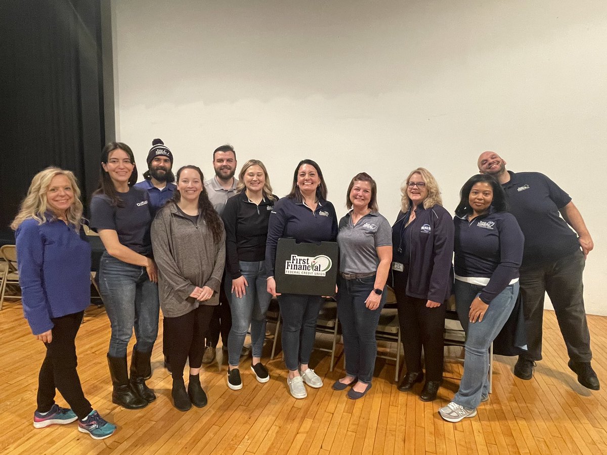 christywmoore's tweet photo. Chesapeake High students participated in Adulting 101 and learned about budgeting. Thank you to @FFFCUofMD for supporting and facilitating this effort @adfales @CTE_BaltCoPS @ChesapeakeHS @GrubbsMg https://t.co/xbzCc3rqzv