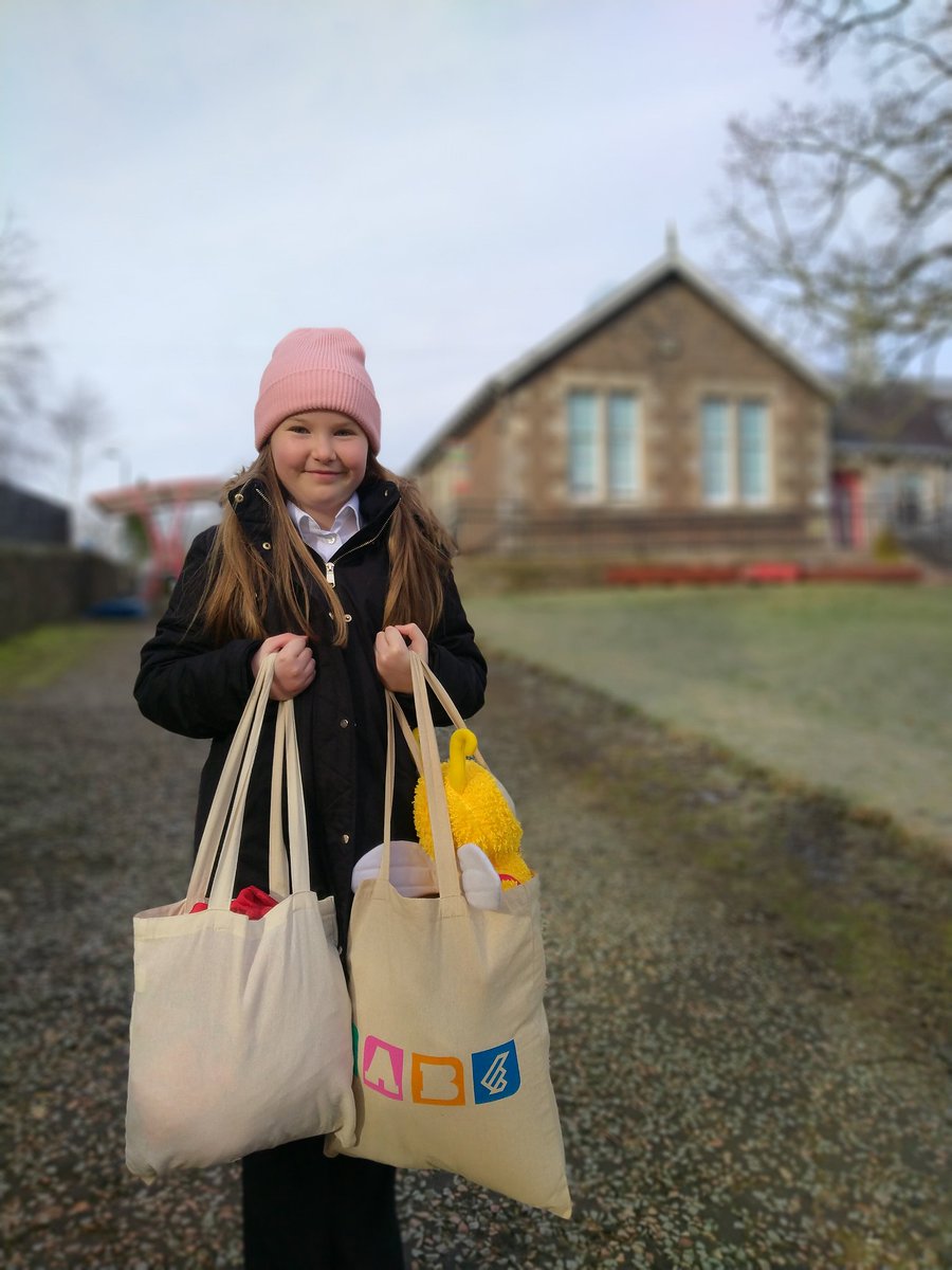 teamrideit's tweet photo. Today my daughter, who learns through Gaelic Medium Education at @GoodlyburnPS , paid a visit to @ArngaskPS to teach the nursery kids some Scots gaelic. She did a great job and the kids were brilliant, paying full attention and had lots of fun. Glè math. Not bad for an 11yr old! https://t.co/FyANmxfwxz