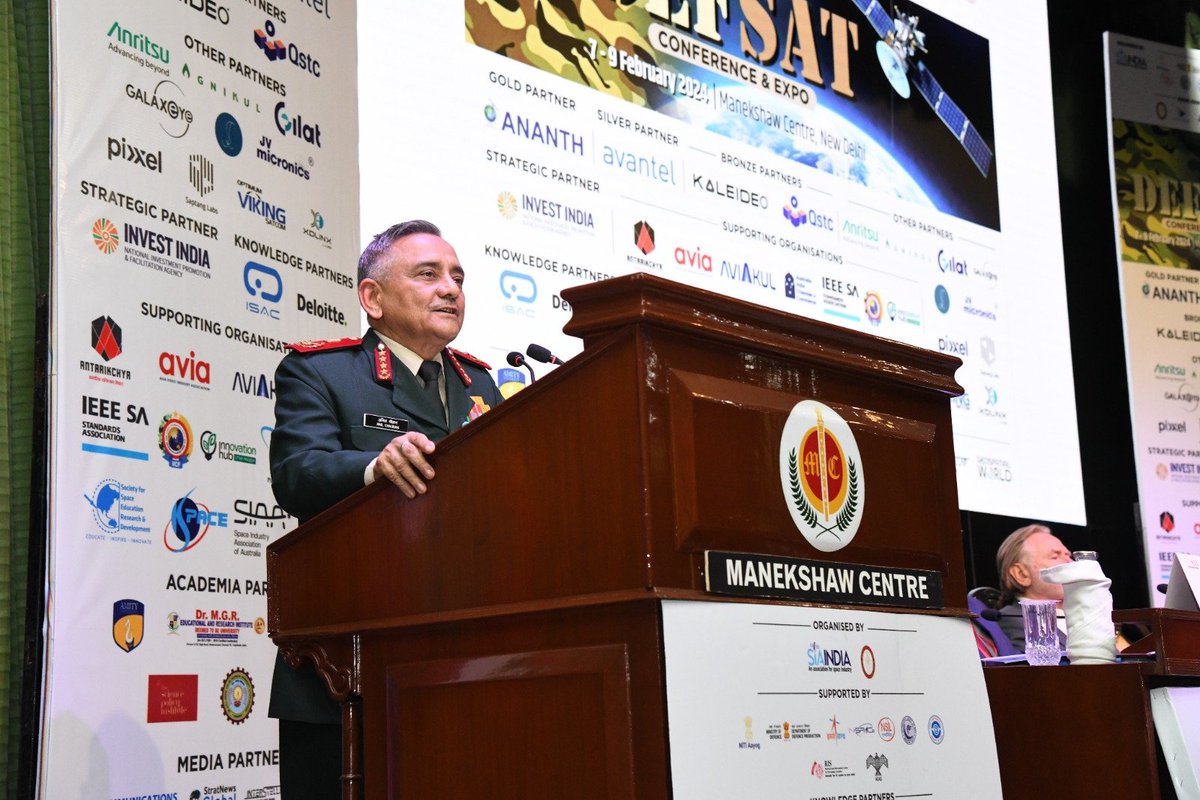 CENJOWS's tweet photo. CDS Gen Anil Chauhan inaugurated the 2nd edition of #DefSat organized by @CENJOWS   and SIA India from 07-09 Feb 2024 at Manekhshaw Centre, New Delhi. 

The CDS highlighted in his inaugural address the need to develop a #Atmanirbhar Space ecosystem. 

@air https://t.co/KCfzvLCQvy