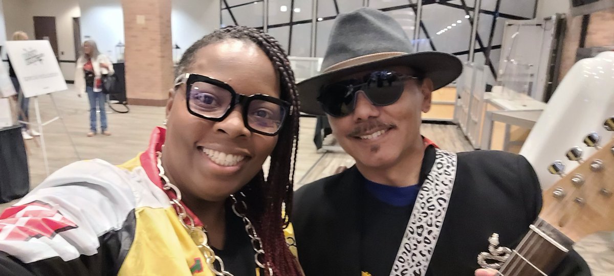 Ran into #CarlosSantana this morning at #rockinreview! Lol #saltnpepa #lead4ward