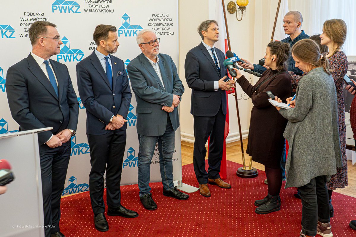 PodlaskiUW's tweet image. 🏛️Utworzenie rady ochrony zabytków i ściślejsza współpraca z instytucjami naukowymi to tylko kilka pomysłów nowego zespołu nadzorującego dziedzictwo regionu. O planach poinformowano dzisiaj na konferencji prasowej, w której uczestniczył Wojewoda Podlaski Jacek Brzozowski.🤝