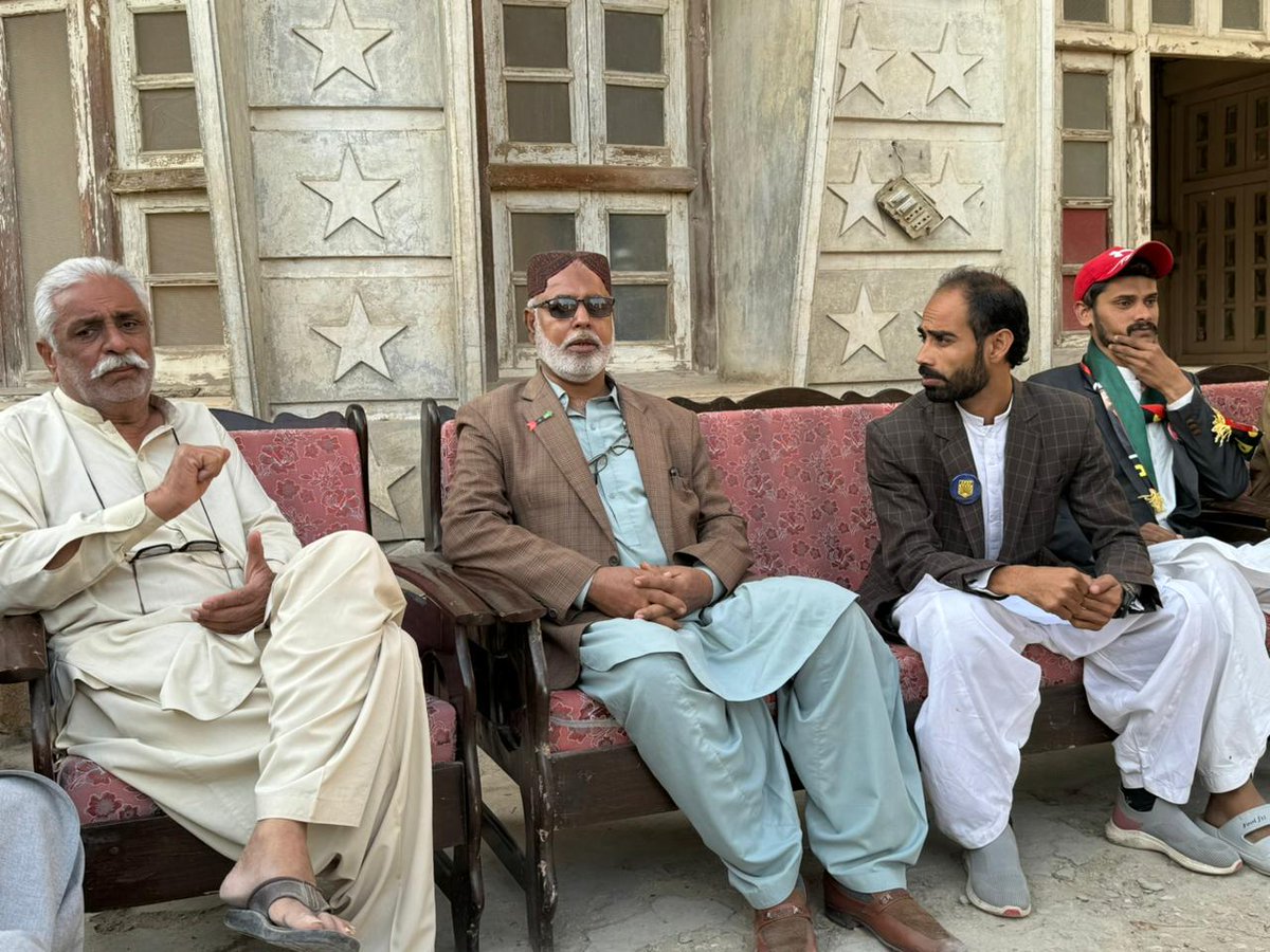 MohsinShahPSF's tweet image. Visited different polling station in Sukkur along my PSF officials and workers #Ps24 #NA200
@BBhuttoZardari @AseefaBZ
#چنو_نئی_سوچ_کو #VoteForTeer