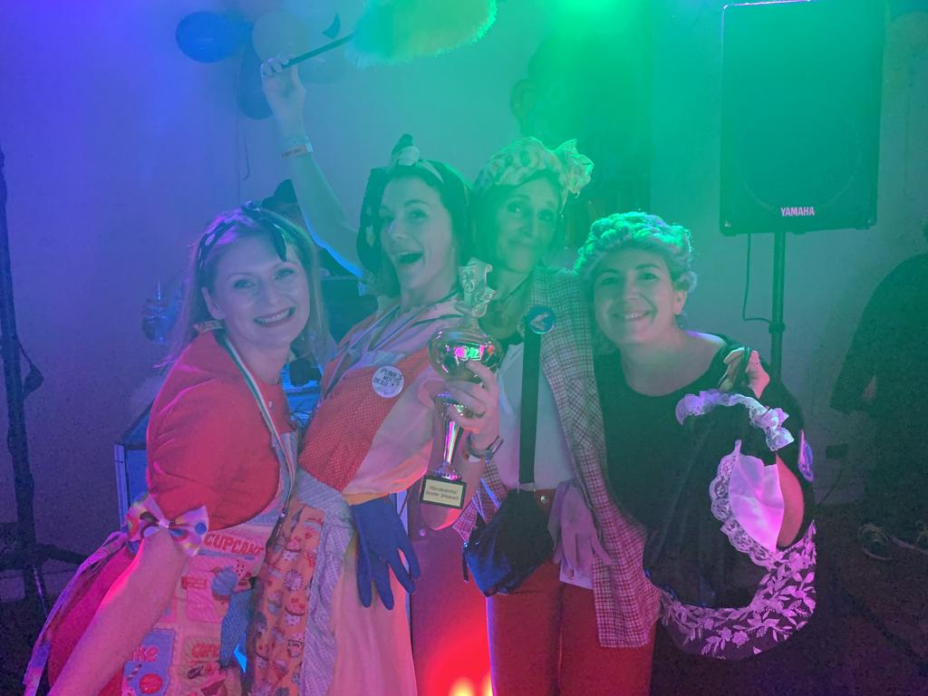 DSchostok's tweet photo. Die Nachhaltigkeit hat gewonnen! Bester Showact @UmweltNRW 
@NachhaltigesNRW #Alaaf #Helau #Wuppdika https://t.co/z2WcVo1Ngz