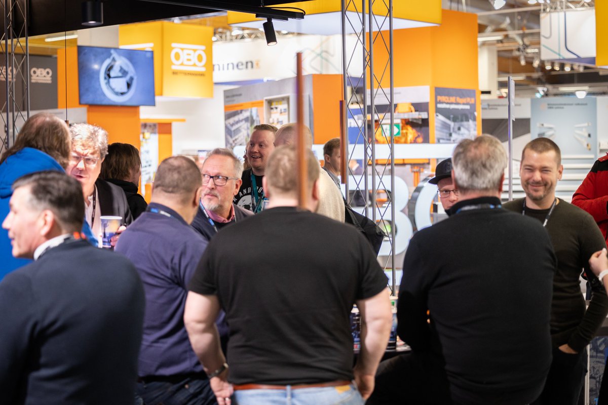 Kaksi erittäin hienoa ja vilkasta messupäivää takana⚡Ja huomenna jatkuu -vielä ehdit tulla tutustumaan sähköalan uusimpiin ratkaisuihin! 

Kuvat: Anne Kalliola

#sähkömessut #sähkömessut2024 #sähkövaloteleav #sähkövaloteleav2024 #sähköala